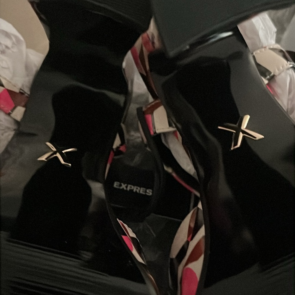 Brian Atwood x Express Geo
Platform Heeled Sandals - Picture 10 of 13